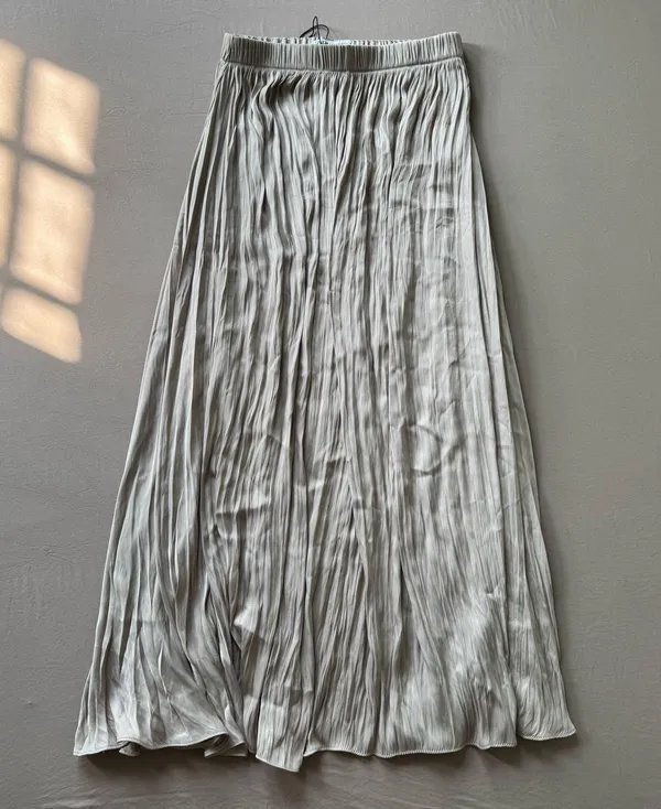 Zara Pleated Midi Skirt - Image 5