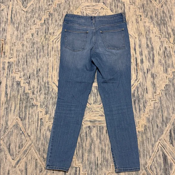 Universal Threads Women's High-Rise Skinny Jeans - Medium Wash Size 8/29 - Image 7