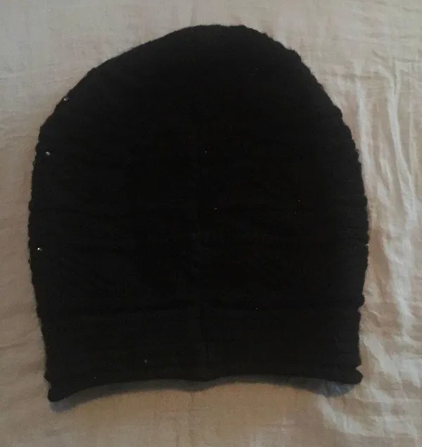 Boutique Black knit beanie - Image 2