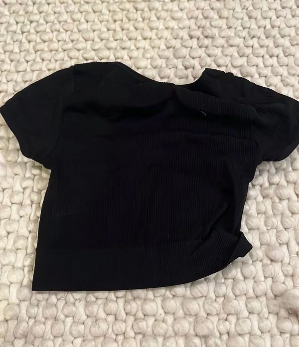 Black Target Top Crop Ribbed - Image 2