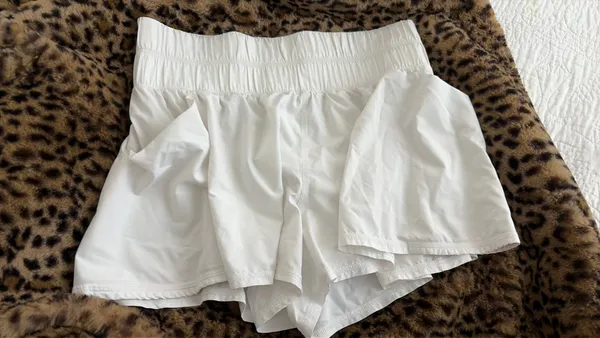 Aritzia golden lined shorts White Size 2 - Image 5