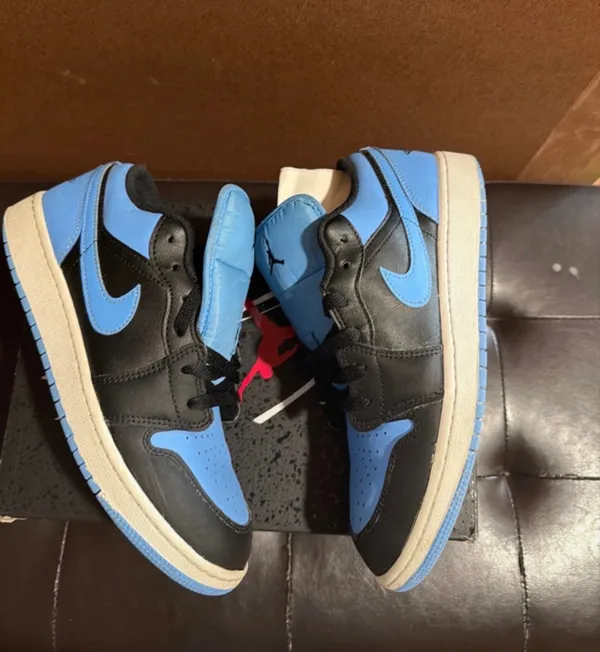 Air Jordan 1 low GS black/ university blue 7 Youth - Image 8