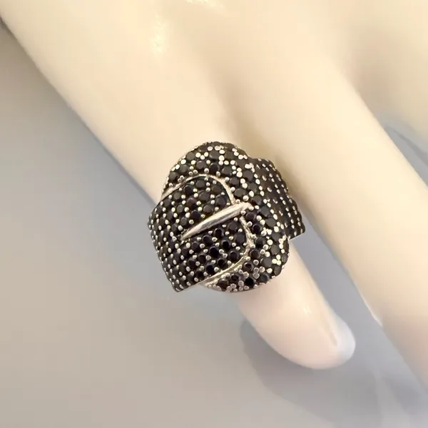 Chic Black and Silver Buckle Ring - Image 2