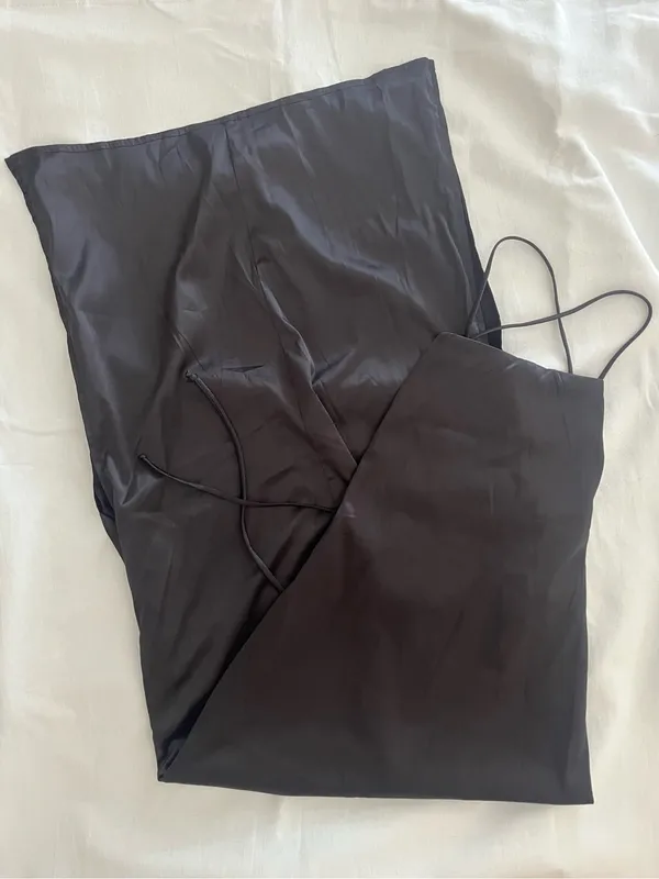 the edit by beginning boutique manhattan slip dress in black - Image 3