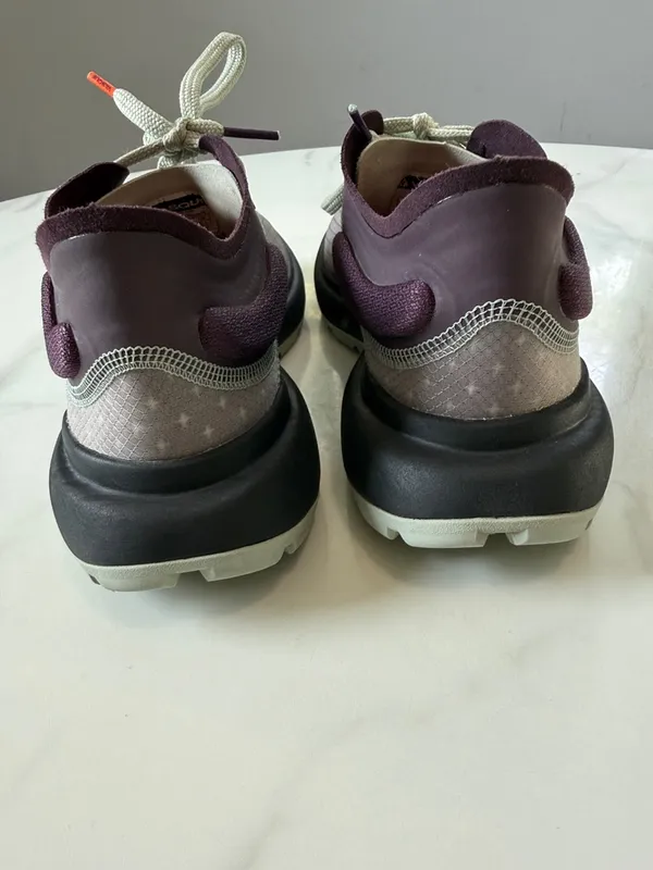 Vasque Trail Runner Sneaker in Purple with Orange Highlights Size 6.5 - Image 2