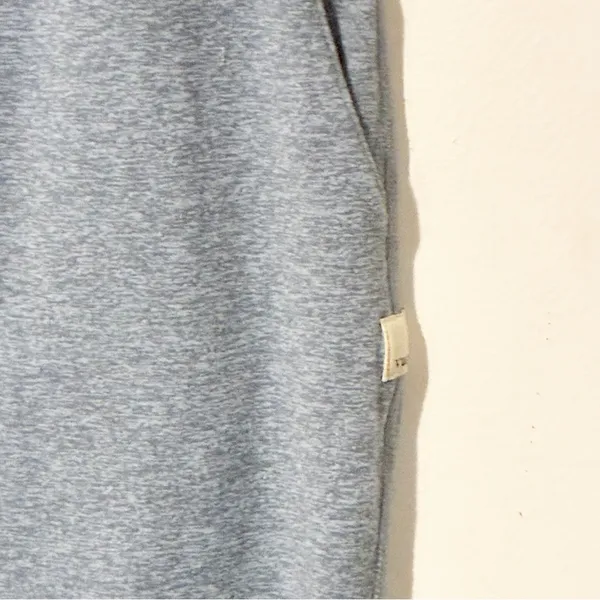 Vuori Pants Women's Green Heather‎ Performance Jogger DreamKnit - Image 2