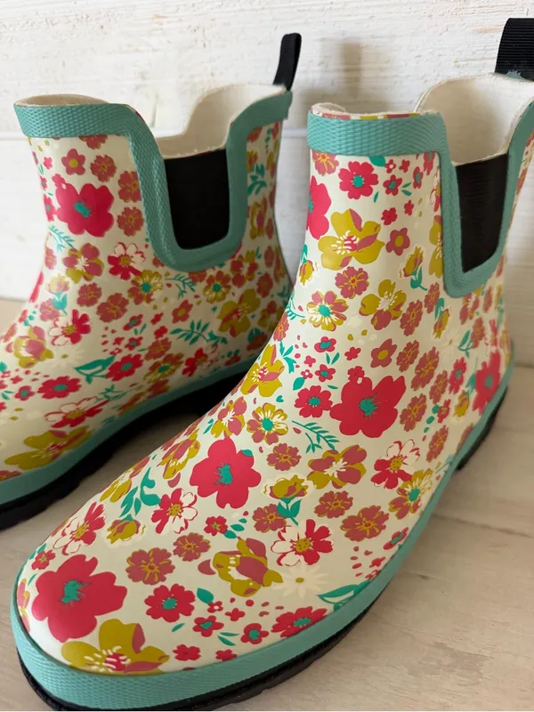 Journee Tekoa Floral Garden/Rain Boots Women’s Size 10 Multicolor NEW - Image 4