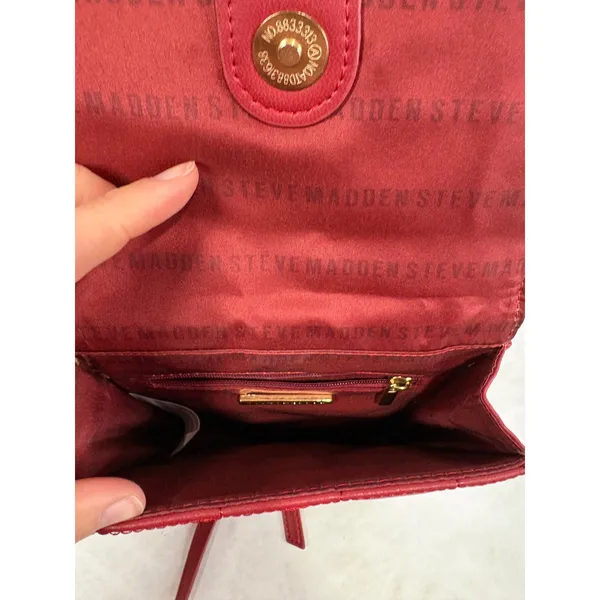 Steve Madden Red Quilted Faux‎ Leather Crossbody Wallet Bag Gold Hardware - Image 10