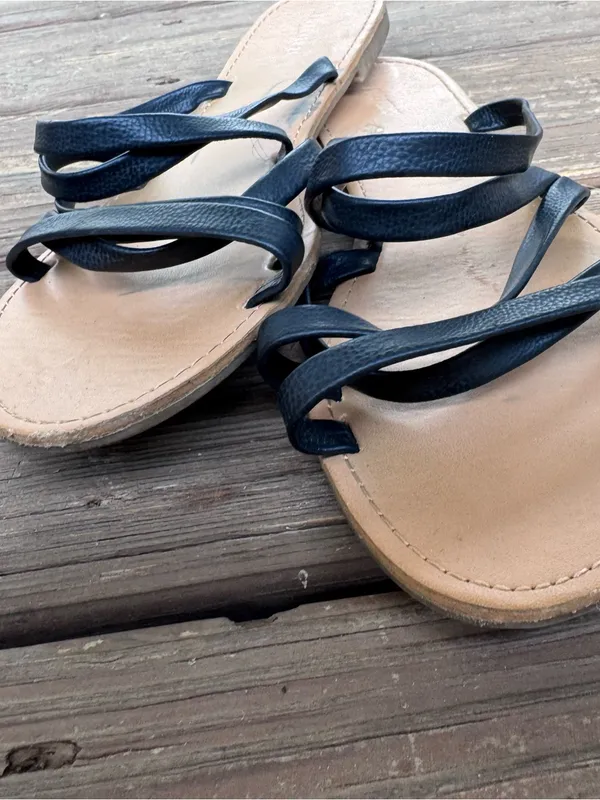 Forever 21 Black Strappy Flat Sandals Women’s Size 10 Minimalist Summer Shoes - Image 2