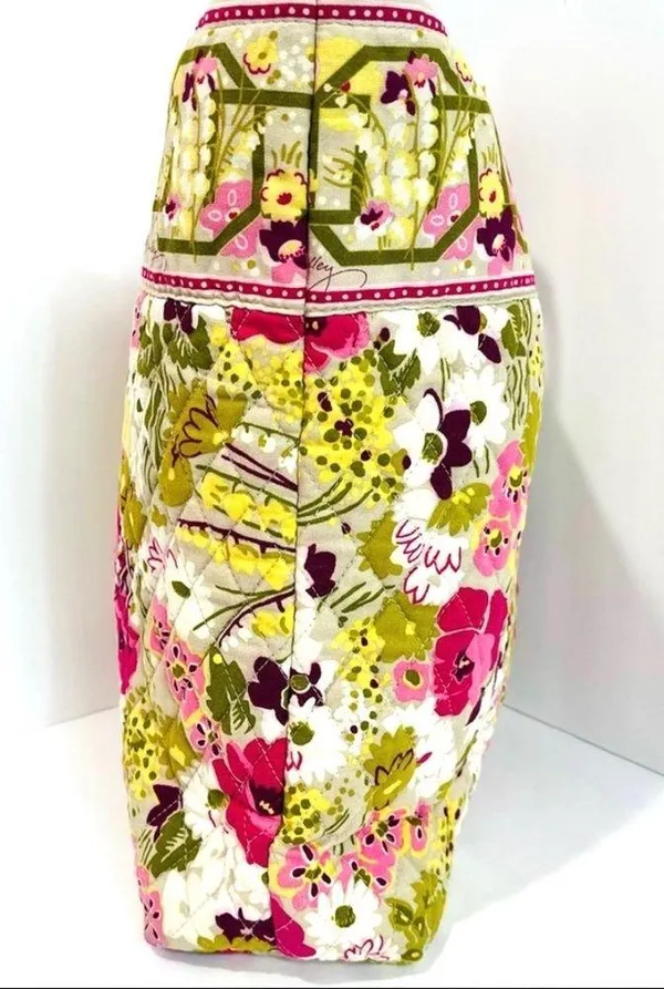Vera Bradley Toggle Tote(make me blush print) - Image 6