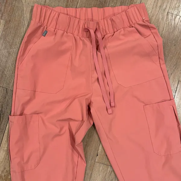 Hanes Comfort Fit Women's Scrub Joggers in Rose Pink, Size Medium - Image 4
