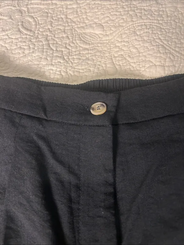 Classic Black Women's Bermuda Shorts Size L - Image 3