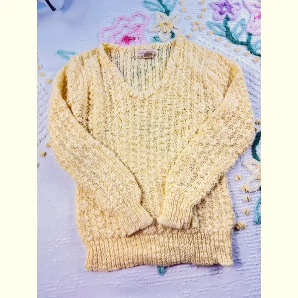 Mister Noah Vintage Yellow V-Neck Textured Knit Sweater Cozy Retro Pullover M - Image 5