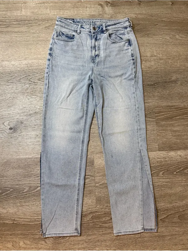 •AMERICAN EAGLE• MOM STRAIGHT JEANS - Image 2