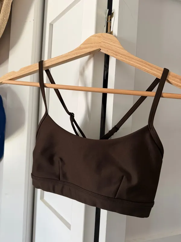 Alo Yoga Airlift Espresso Set Intrigue Bra + High-Waisted Leggings - Image 4