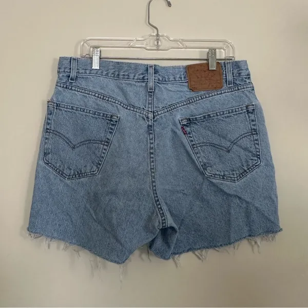 Levi’s Cutoff Raw Hem Shorts - Image 2