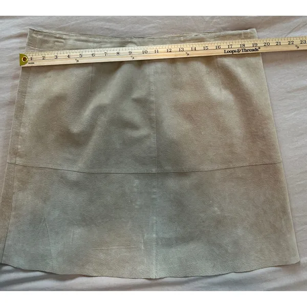 i.e. Tan Suede Leather Mini Skirt A-Line Beige Size 16 Vintage Style - Image 3