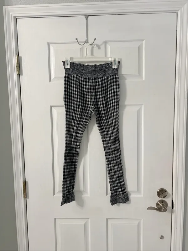 Anthropologie Black & White Gingham Smocked Waist Leggings - Image 4