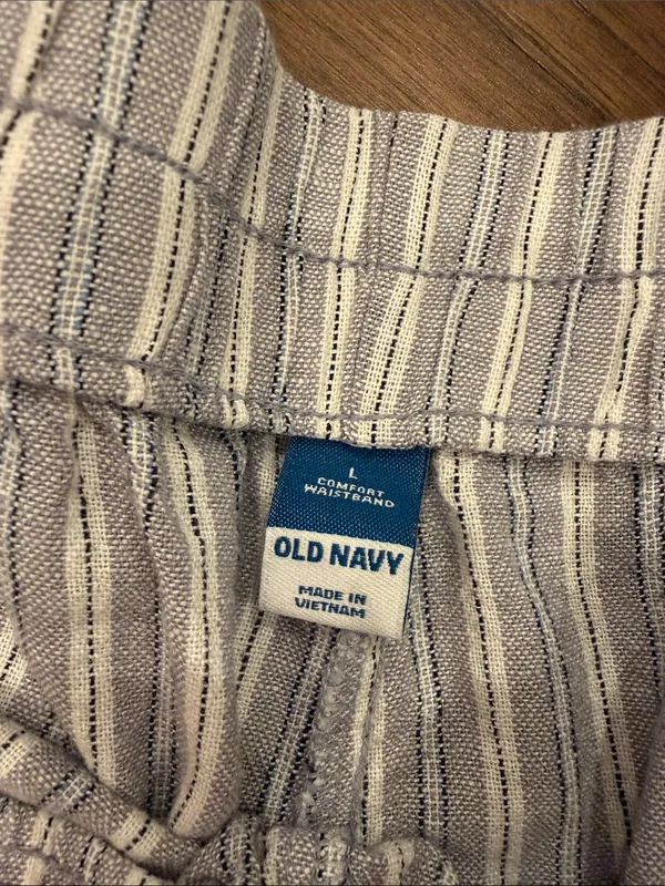 Old Navy Blue and White Striped Casual Women's Shorts Large - C73-012 - Image 2