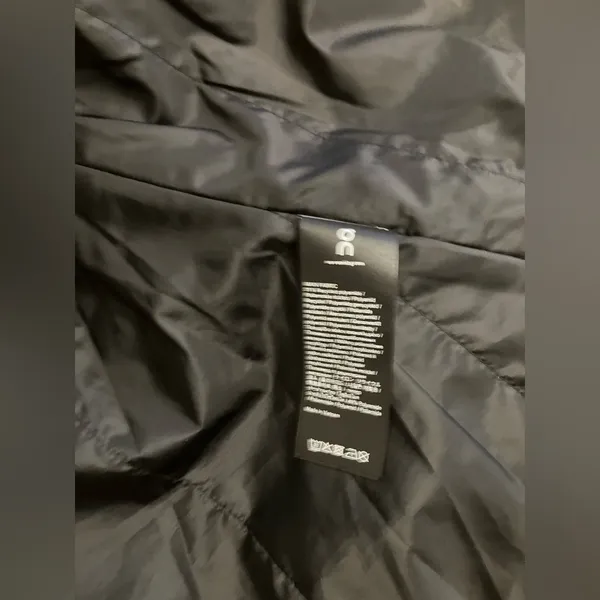 On Running Insulator Jacket Gray - Image 4