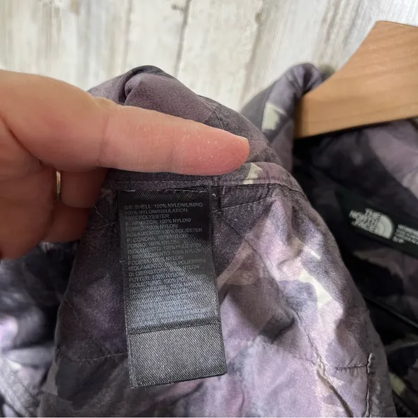 The North Face Gray‎ Purple Quilted Puffer Jacket Zip Womens Size Small - Image 8