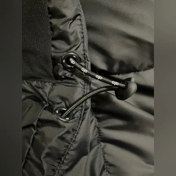 ALO Yoga NWT Gold Rush Puffer Jacket Full Zip, zipper pocket, very warm Black L - Image 8