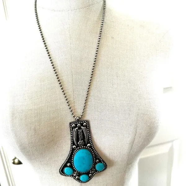 Silver tone turquoise blue southwestern large pendant necklace - Image 2