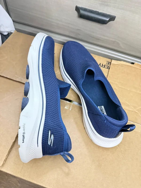 Skechers Women's Go Walk Shoes Size 9.5 - Image 4