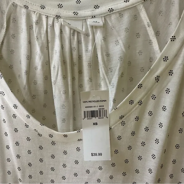 NWT - GAP white U neck blouse - Image 3