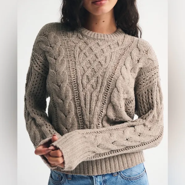 Abercrombie & fitch Textural Stitch Cable Crew Sweater size XS in light brown - Image 6