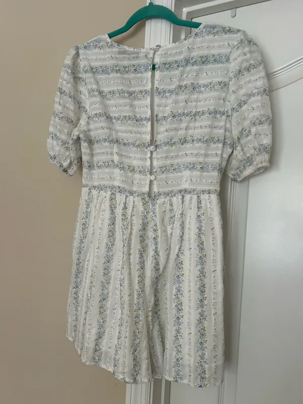 Petal & Pup Aisley Floral Deep V-Neck Short Romper - Image 7