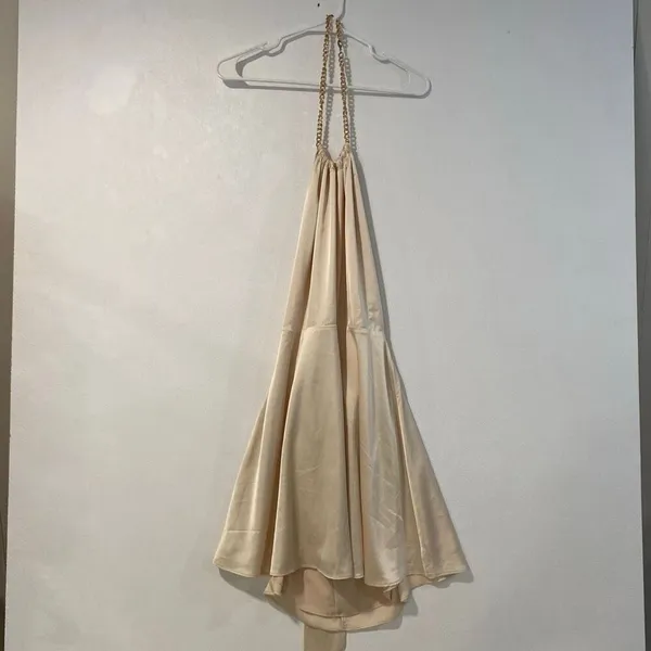 Storia Champagne Satin Halter Chain Dress Size L Elegant Flowy - Image 2