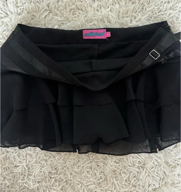 Edikted Black Skirt Low Rise - Image 3