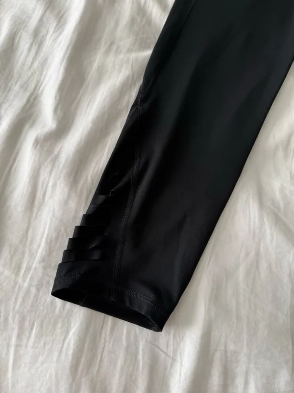 Black Cropped Active Leggings With Slit Detail - Image 4