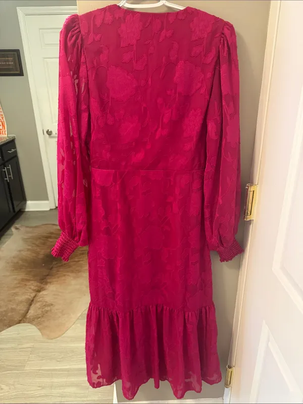 $99 NWT Lulus Essential Grace Magenta Chiffon Embroidered Midi Dress M - Image 5