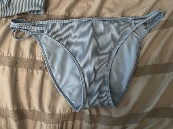 Bikini - Image 4