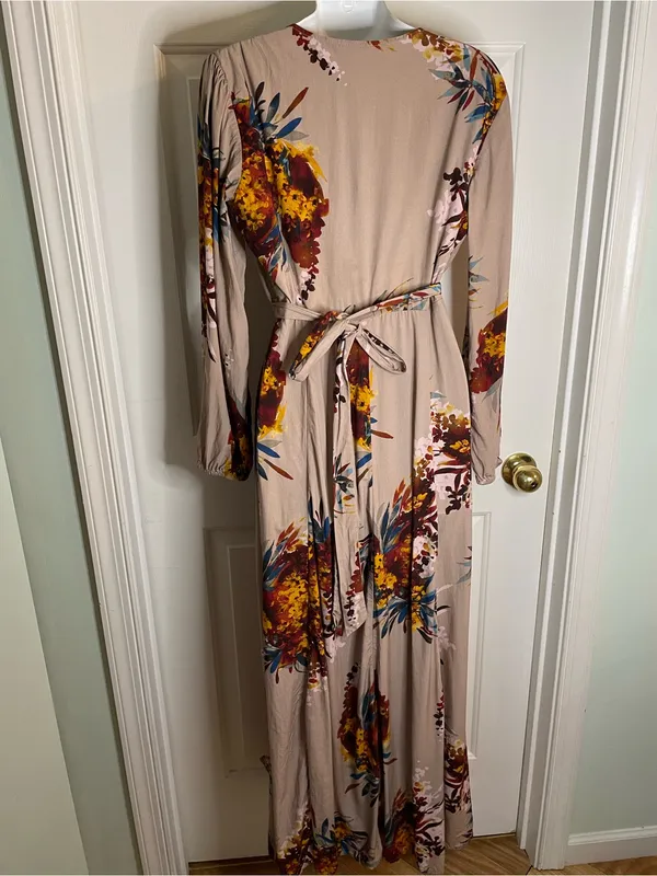 The Odells Floral Maxi Wrap Dress in Taupe with Pink & Mustard Accents Size M - Image 6