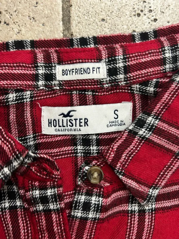 Like New Hollister women soft Red Plaid Button-Up Shirt size S - Image 5