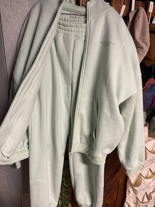 Comfrt Mint Green Zip Up and Sweatpants set - Image 5