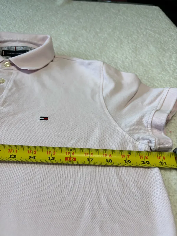 Classic short-sleeve polo shirt with signature embroidered chest flag logo, multi-button placket, and tailored silhouette. - Image 4