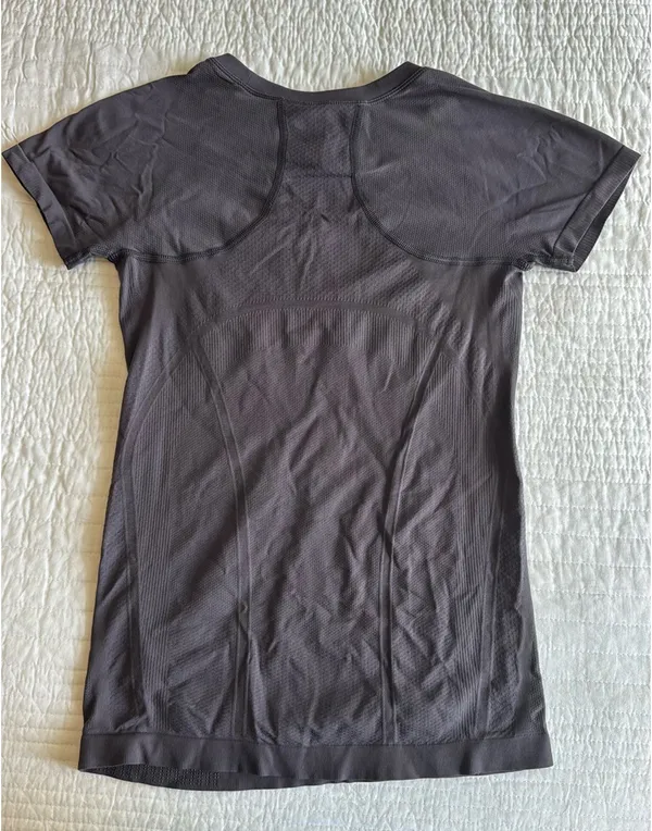 Athleta Purple Short Sleeve Top Women’s Athletic XS - Image 2
