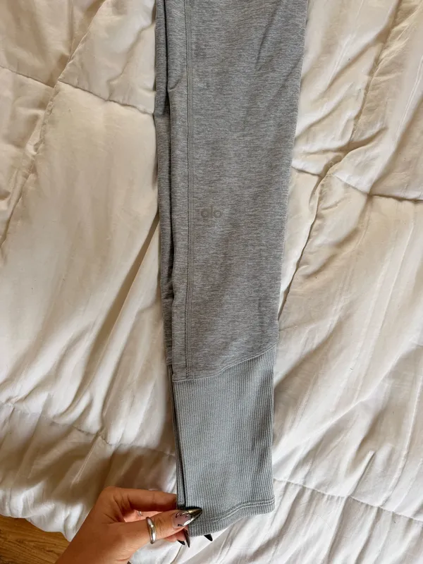 Alo Yoga High-Waist Alosoft Lounge Leggings Heather Grey Size S - Image 2