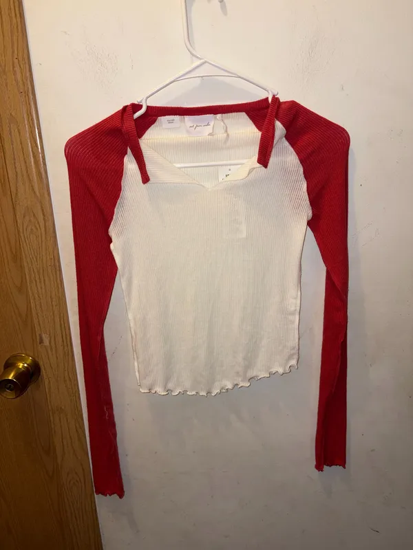 (Xs) Out From Under Baseball Notch Neck Layering Tee - Image 3