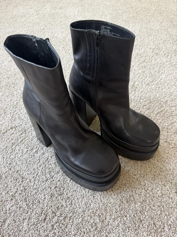 Steve Madden Cobra Platform Boots Black - Image 2