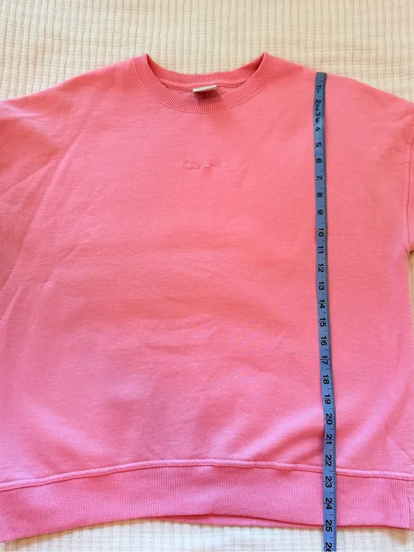 Champion Bubblegum Pink Embroidered Middle Logo Crewneck Sweatshirt - Image 10