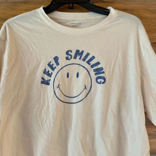 American Eagle Cropped Smiley Graphic T-Shirt size XL - Image 4