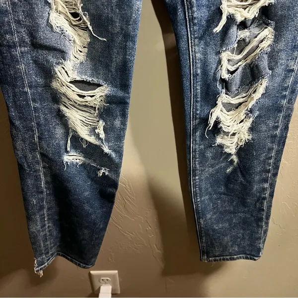 American Eagle Stretch Hi‎ Rise Ripped Distressed Mom Jeans - Image 6