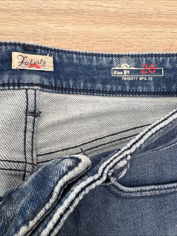 Faherty Classic Straight Leg Jeans Women Size 26 - Image 4