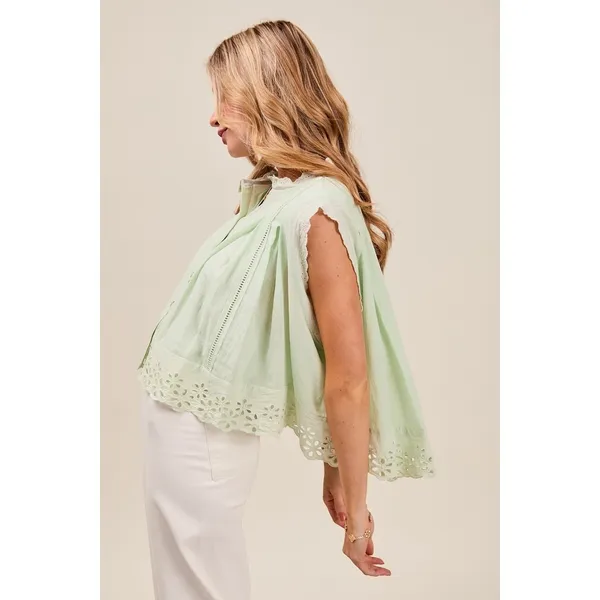 SO ME Button Up Front Pleated Sleeveless Top with Floral Eyelet Lace - Small - Image 2