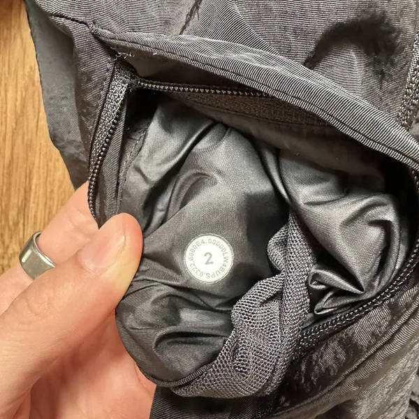 Lululemon Women's Black Reversible Insulated Bomber Jacket Size 2 - Image 4